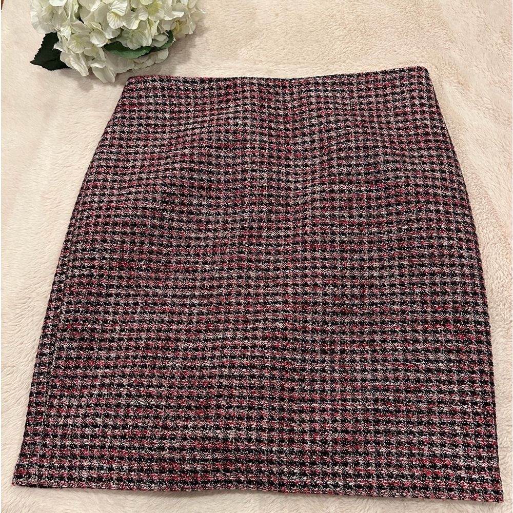 NWT White House Black Market Pink and Black Tweed Pencil Skirt, Size 0